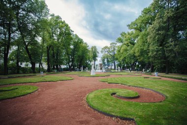 Saint-Petersburg, Rusya - 06 Haziran 2019: Yaz bahçesinin manzarası. Popüler dönüm noktası.