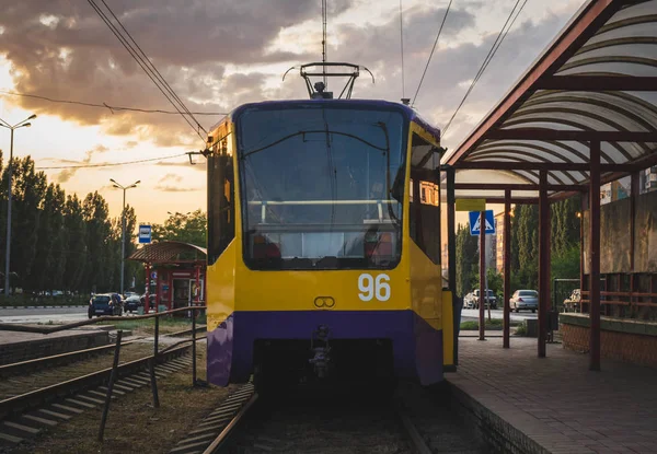 Moscow Russia 29 may 2019. yellow tram moves along the route in the evening — Stock Photo, Image