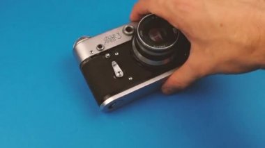 Los Angeles, Kaliforniya 12 Eylül 2019. Fotoğrafçı kamerayı kontrol et ve durumunu değerlendir