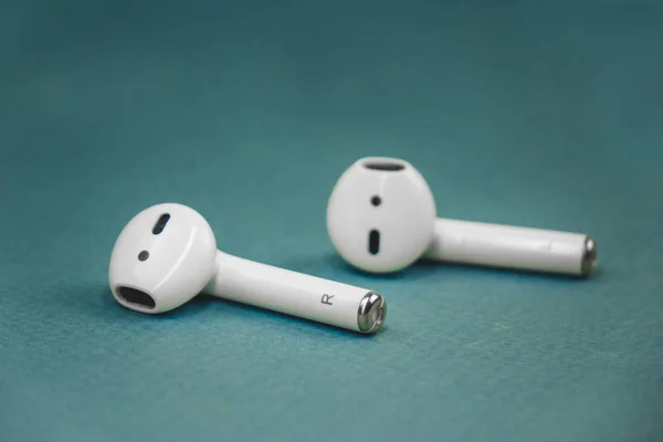 Los Ángeles. Estados Unidos 29 septiembre 2019. auriculares inalámbricos de Apple inc —  Fotos de Stock