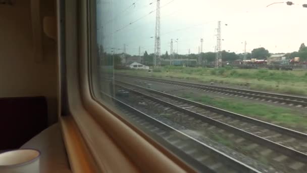 Vista desde la ventana de un tren en movimiento Rostov Rusia 15 2020 2020 — Vídeos de Stock