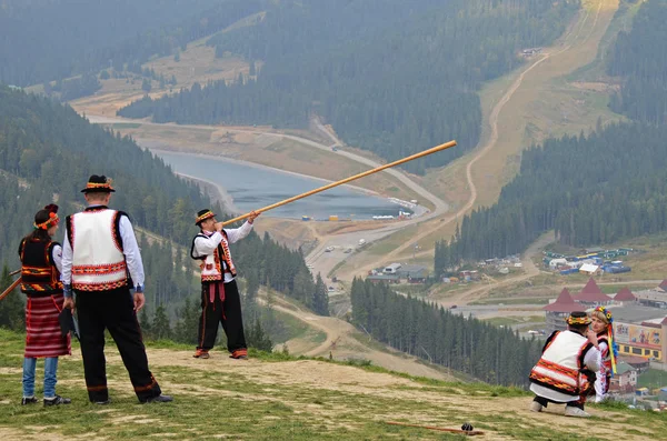 Bir Dağ Gölü Eylül 2014 Zemin Karşı Karpatlar Dağlarında Ulusal — Stok fotoğraf