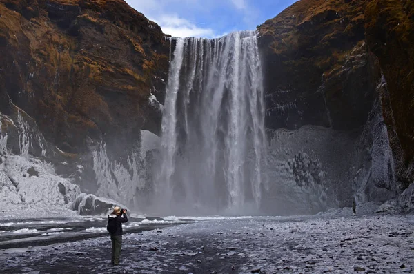 Skogafoss Καταρράκτης Στις Όχθες Του Ποταμού Skougau Στη Νότια Ισλανδία — Φωτογραφία Αρχείου