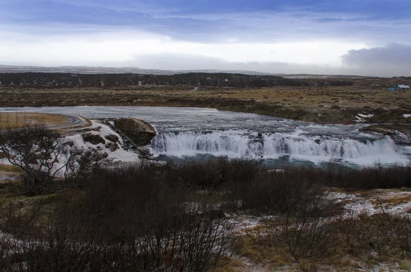 Dawnej Wodospad Tworzą Strumyków Przesyłania Strumieniowego Przez Hallmundarhraun Pola Lawy — Zdjęcie stockowe