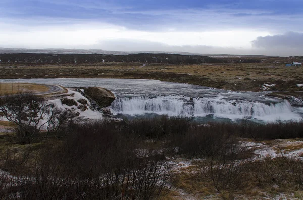 Hraunfossar Ett Vattenfall Bildas Bäckar Strömma Över Hallmundarhraun Lava Fält — Stockfoto