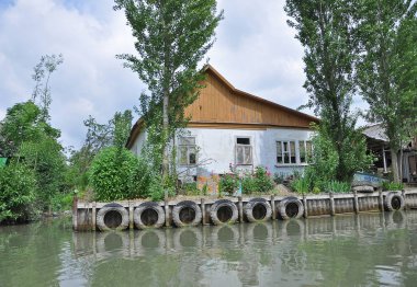 Turistik şehir Vilkovo su üzerinde bir şehirdir. Tuna Nehri kıyısında Şehir
