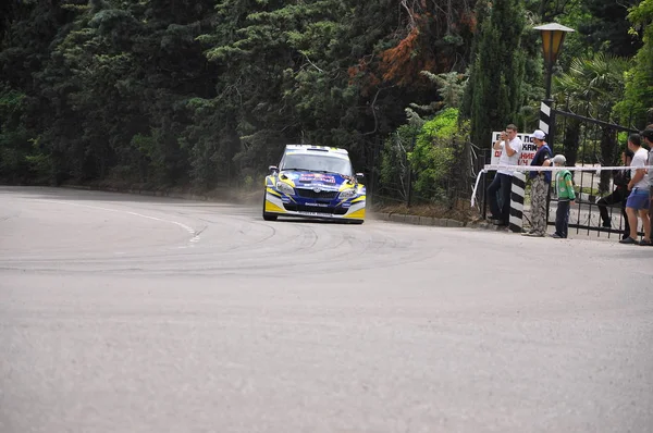 2 de junho de 2011 Prime Yalta Rally 2011 A competição automobilística mais prestigiada e desafiadora da Ucrânia. Yalta, Crimeia, Ucrânia — Fotografia de Stock