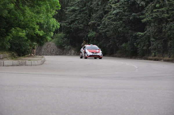 2 июня 2011 - Prime Yalta Rally 2011 Самый престижный и сложный автомобильный конкурс в Украине. Ялта, Крым, Украина — стоковое фото