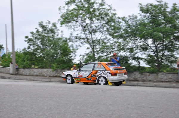 2 czerwca 2011-Prime Yalta Rally 2011 najbardziej prestiżowy i wymagający konkurs samochodowy na Ukrainie. Jałta, Krym, Ukraina — Zdjęcie stockowe