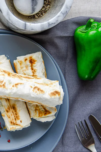 Comida Saudável Pequeno Almoço Saudável Legumes Verdes Pão Pita Com — Fotografia de Stock