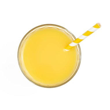 Sarı meşrubat bardağına üstten görünüm. Beyaz arka plan üzerinde izole.