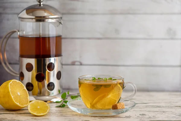 Taza Limón Con Azúcar Caña Prensa Francesa Rodajas Limón Mesa —  Fotos de Stock