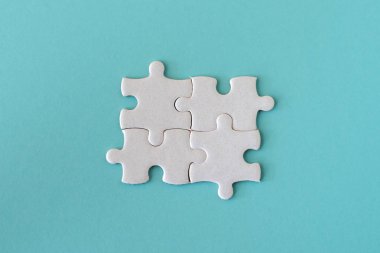 mavi pastel renkli bulmaca dört beyaz ayrıntıları.