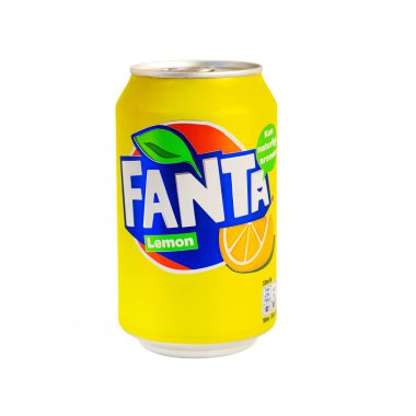 Krasnodar, Rusya, Temmuz, 12, 2018. Fanta Lemon alkolsüz içecek beyaz zemin üzerine alüminyum kutu