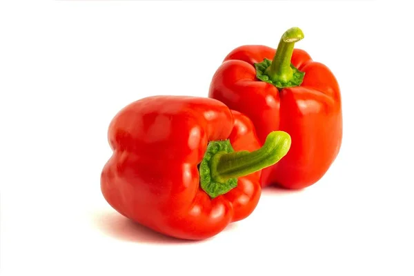 Zwei Süße Paprika Isoliert Auf Weißem Hintergrund Ausschnitt — Stockfoto