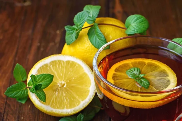 Chá Gengibre Com Limão Fundo Madeira Escura — Fotografia de Stock