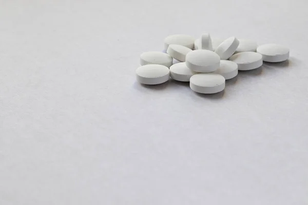 Tabletten Auf Dem Tisch Verstreut — Stockfoto