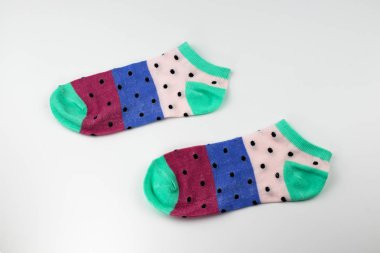 Masada bir çift pamuklu kadın çorabı.