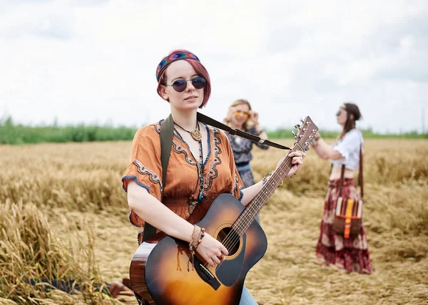 Three Hippie Women Wearing Boho Style Clothes Dancing Wheat Field — Stock Photo, Image