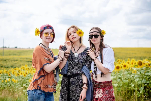 Three Young Women Wearing Boho Hippie Clothes Standing Middle Yellow — Stock Photo, Image