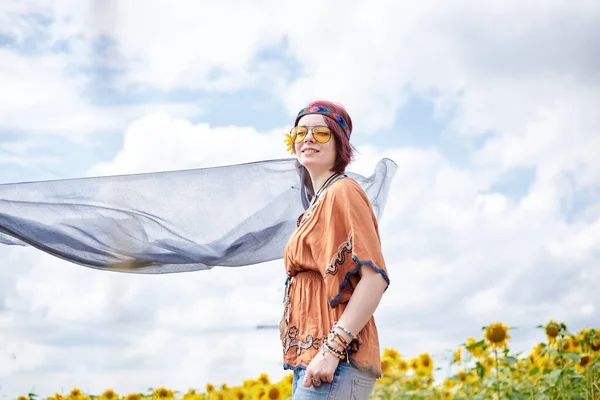 Young Woman Red Burgundy Hair Wearing Boho Hippie Clothes Holding — Stock Photo, Image