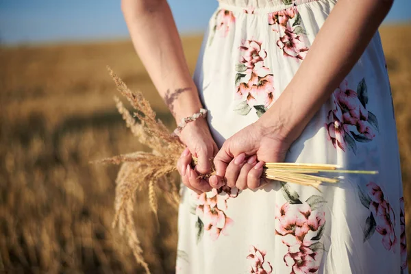 Young Blond Woman Wearing White Romantic Dress Straw Hat Back — Stock Photo, Image