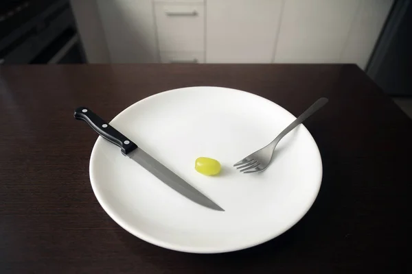 Zdrowe Jedzenie Tematu Zielony Winogron Białym Talerzu Odchudzania Zdrowego Stylu — Zdjęcie stockowe