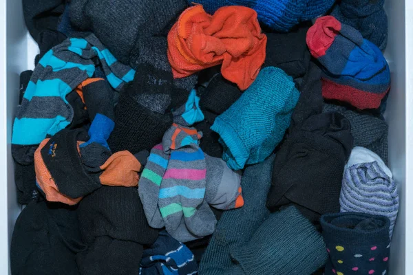 Gebrauchte Socken Holzschale Herren Und Damensocken Offener Schublade Warmer Winter — Stockfoto