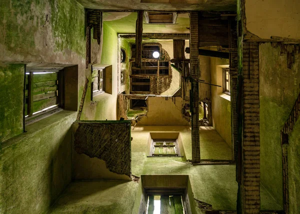 Interior Una Mansión Abandonada Interior Del Edificio Abandonado —  Fotos de Stock