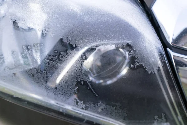 Προβολείς Αυτοκινήτων Που Καλύπτονται Από Παγετό Νωρίς Πρωί Φθινόπωρο Πτώση — Φωτογραφία Αρχείου