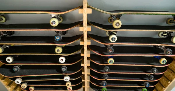 Skateboards Hyllan Från Ovan — Stockfoto