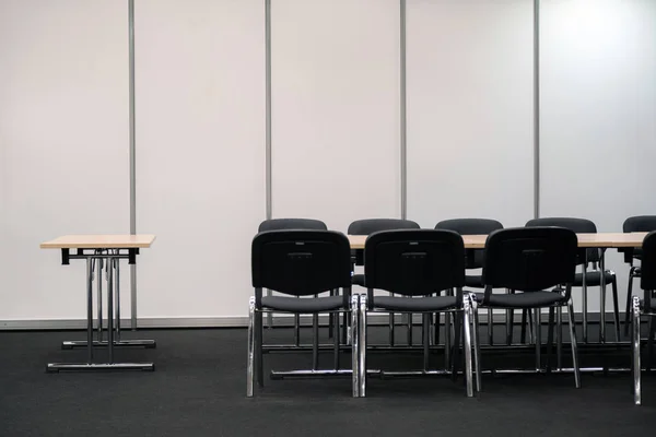 Порожня Кімната Ділових Зустрічей Столи Стільці Прийняття Рішень — стокове фото