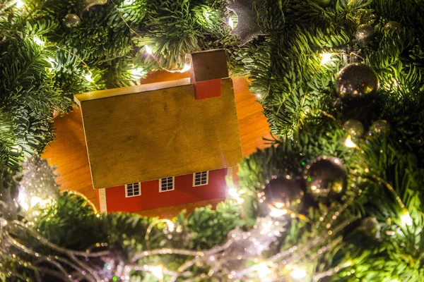 Fából Készült Otthoni Dekoráció Karácsonyi Fények Között Ünnepi Szellem Ajándékok — Stock Fotó