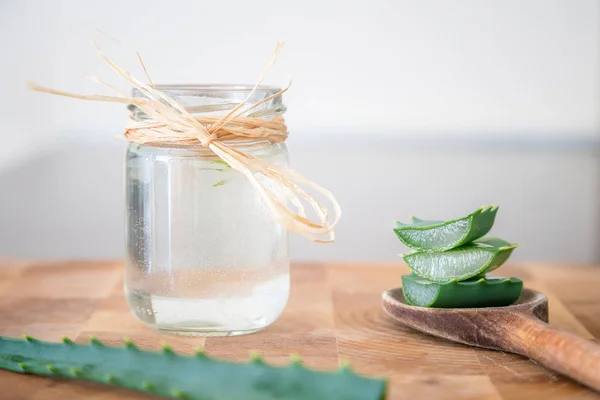 Essence Plante Aloe Vera Bouteille Cosmétique Avec Des Tranches Plante — Photo