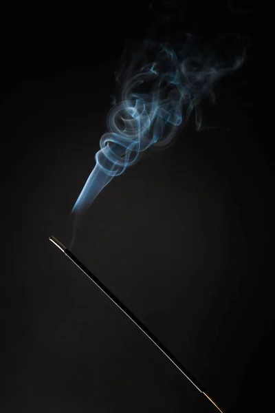 Smoking Incense Stick Smoke Going Black Background Pure Relaxation Theme — Stock Photo, Image