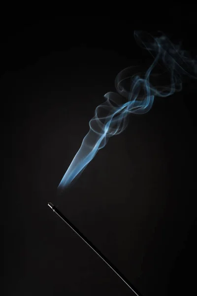 Smoking Incense Stick Smoke Going Black Background Pure Relaxation Theme — Stock Photo, Image