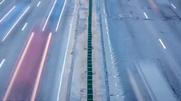 Yukarıdan Acele Saatlerde Hareketli Araba Şlek Cadde Üzerinde Işık Timelapse — Stok video