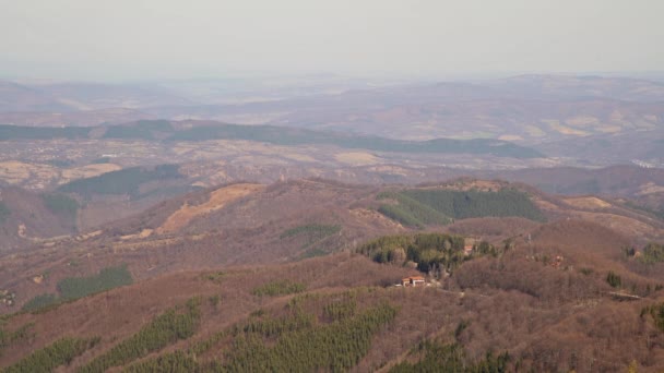 Cabana Montanha Topo Colina Floresta Bela Vista Montanha Caminho Beklemeto — Vídeo de Stock