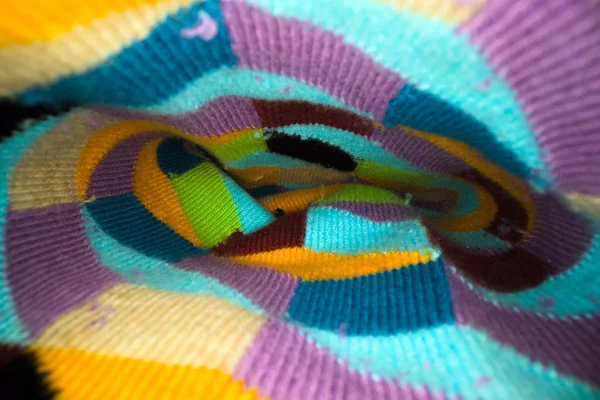 Dans la chaussette. Gros plan coloré d'un intérieur de tecture chaussette — Photo