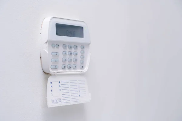 Sistema de alarma de un apartamento, casa de oficina. Consola de vigilancia y protección Imagen de archivo