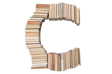 C harfi beyaz arka planda izole edilmiş kitaplardan yapılmıştır. Alfabedeki yazı tipi maketi. Eğitim kavramı. Kimse.