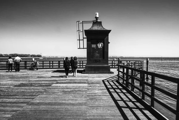 Vista Playa Lignano Sabbiadoro Italia Con Antiguo Faro — Foto de Stock