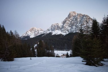 Sappada antik köy yürümek. Monte Ferro yataydan.