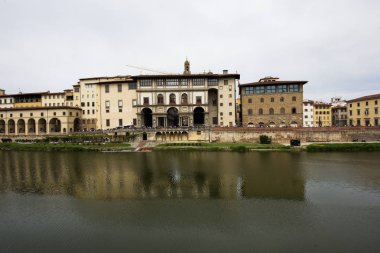 Floransa müzelerinde, katedrallerde ve eski binalarda küçük bir tatil..