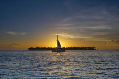 Key West, Florida Boğazı 'nda ABD' nin Florida eyaletinin güney ucunda yer alan bir adadır.