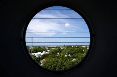 Key West, Florida Boğazı 'nda ABD' nin Florida eyaletinin güney ucunda yer alan bir adadır.