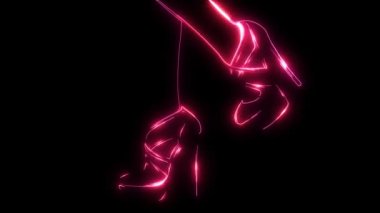 Topuklu kadın ayakkabıları neon ışıklı kırmızı parlıyor.