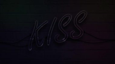 dekorasyon ve duvar arkası için gerçekçi neon yazılı öpücük.