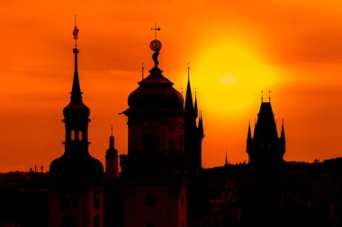 Çek Cumhuriyeti, Prag - sunrise eski kent merkezi ve tyn kilisede Kulesi