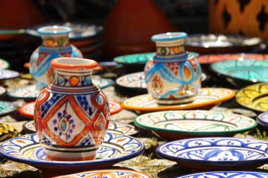 kil tencere sokak pazarında büyük miktarda